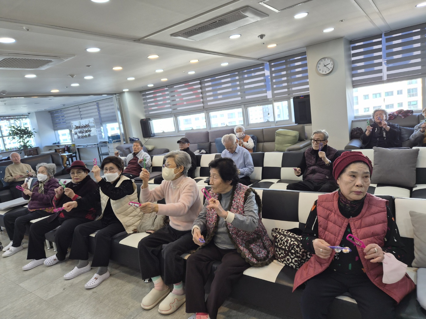 /user/g/gooddaycare/editor/2511/7996c496e5aa45557a8ac17d3940f196_1763433916_6594.jpg 이미지크게보기