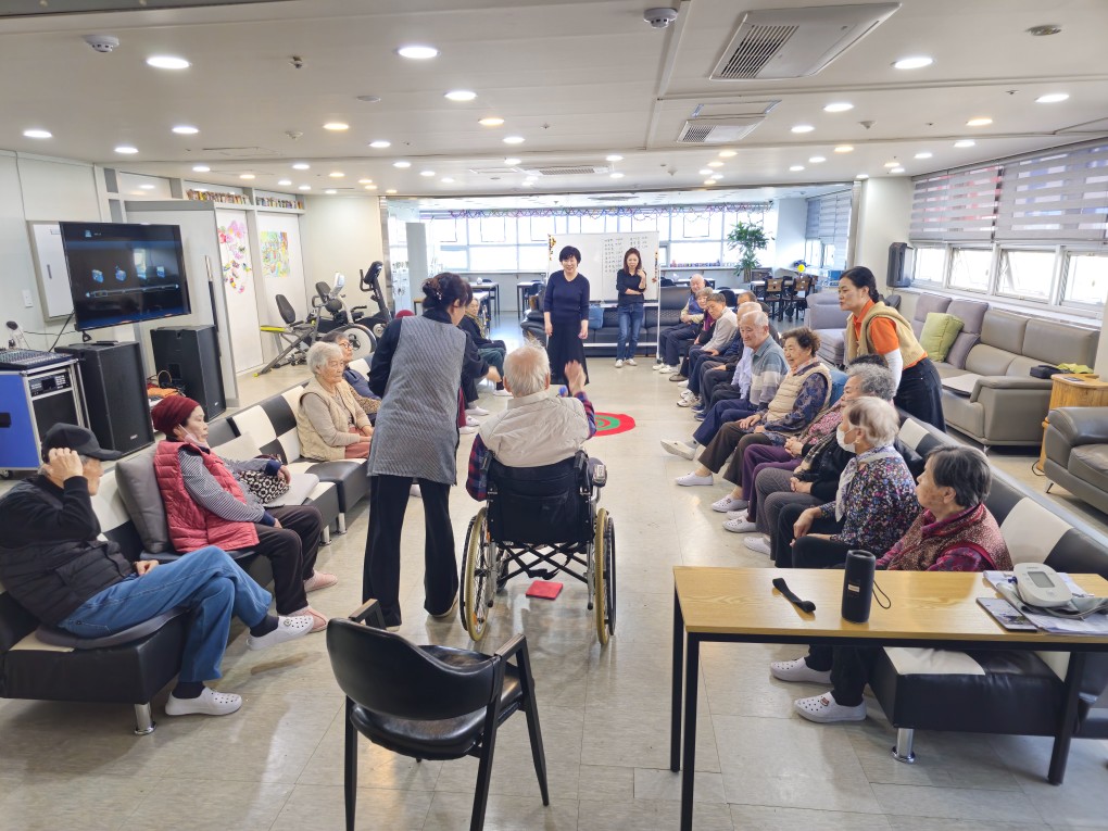 /user/g/gooddaycare/editor/2511/7996c496e5aa45557a8ac17d3940f196_1763442615_5401.jpg 이미지크게보기