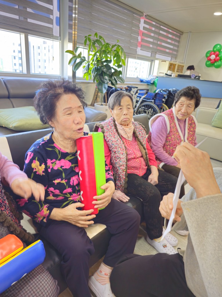 /user/g/gooddaycare/editor/2512/c6220322ed8be71b33332ff48dfb06f4_1766385882_3517.jpg 이미지크게보기