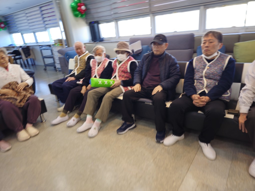 /user/g/gooddaycare/editor/2512/c6220322ed8be71b33332ff48dfb06f4_1766385882_7298.jpg 이미지크게보기