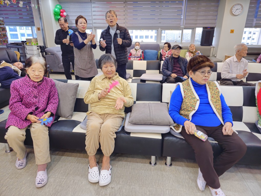 /user/g/gooddaycare/editor/2512/c6220322ed8be71b33332ff48dfb06f4_1766385929_4405.jpg 이미지크게보기