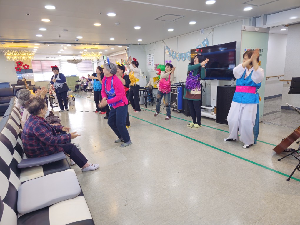 /user/g/gooddaycare/editor/2602/a7d5662f1c14ad5ab4e27051c946b025_1770691117_1637.jpg 이미지크게보기