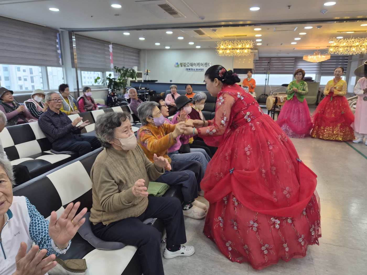 /user/g/gooddaycare/editor/2604/e49147b9cab169587c4296a445e9cbcd_1776749321_972.jpg 이미지크게보기